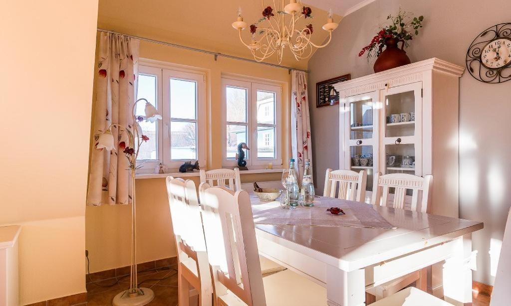 Madlen Apartment Аренсхоп Екстериор снимка